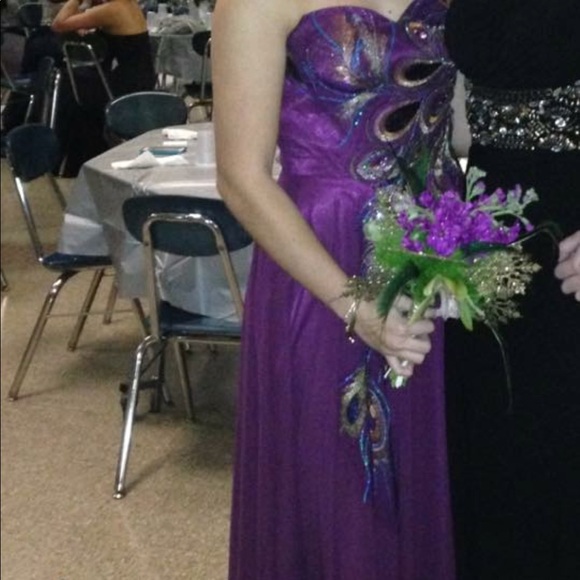 Prom dress - Picture 2 of 2
